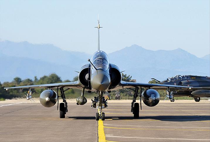 Fransa, ilk Mirage 2000 savaş uçaklarını Ukrayna’ya teslim etti