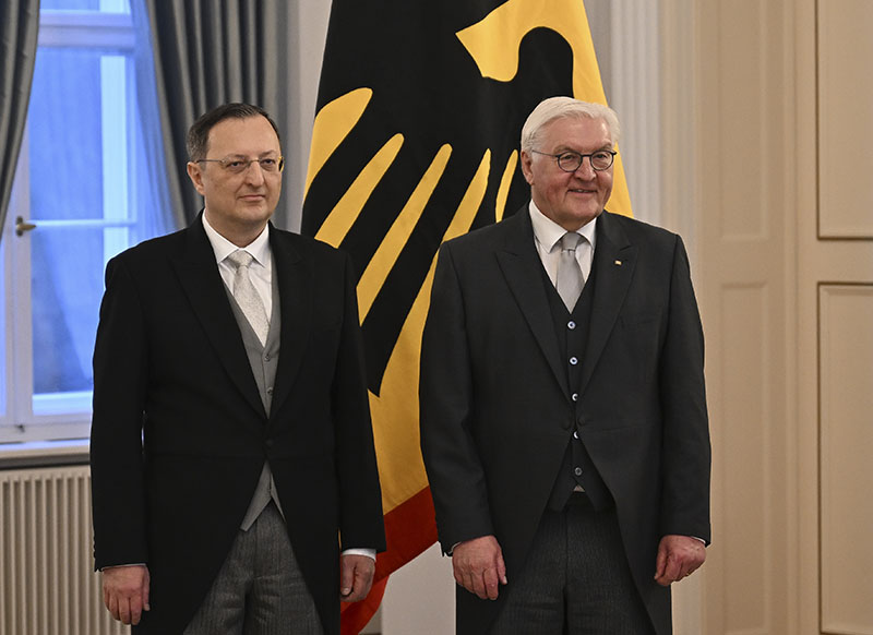 Türkiye’nin Berlin Büyükelçisi Turan, Cumhurbaşkanı Steinmeier’e güven mektubunu sundu