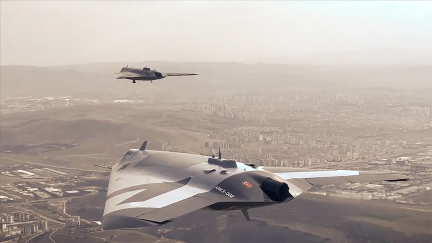 ANKA III’lerden Çanakkale Zaferi’nin 110. yıl dönümüne özel uçuş (VİDEO)