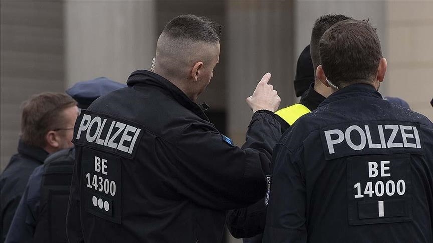 Almanya’da 15 polis hakkında ırkçı sohbet suçlamasıyla soruşturma başlatıldı
