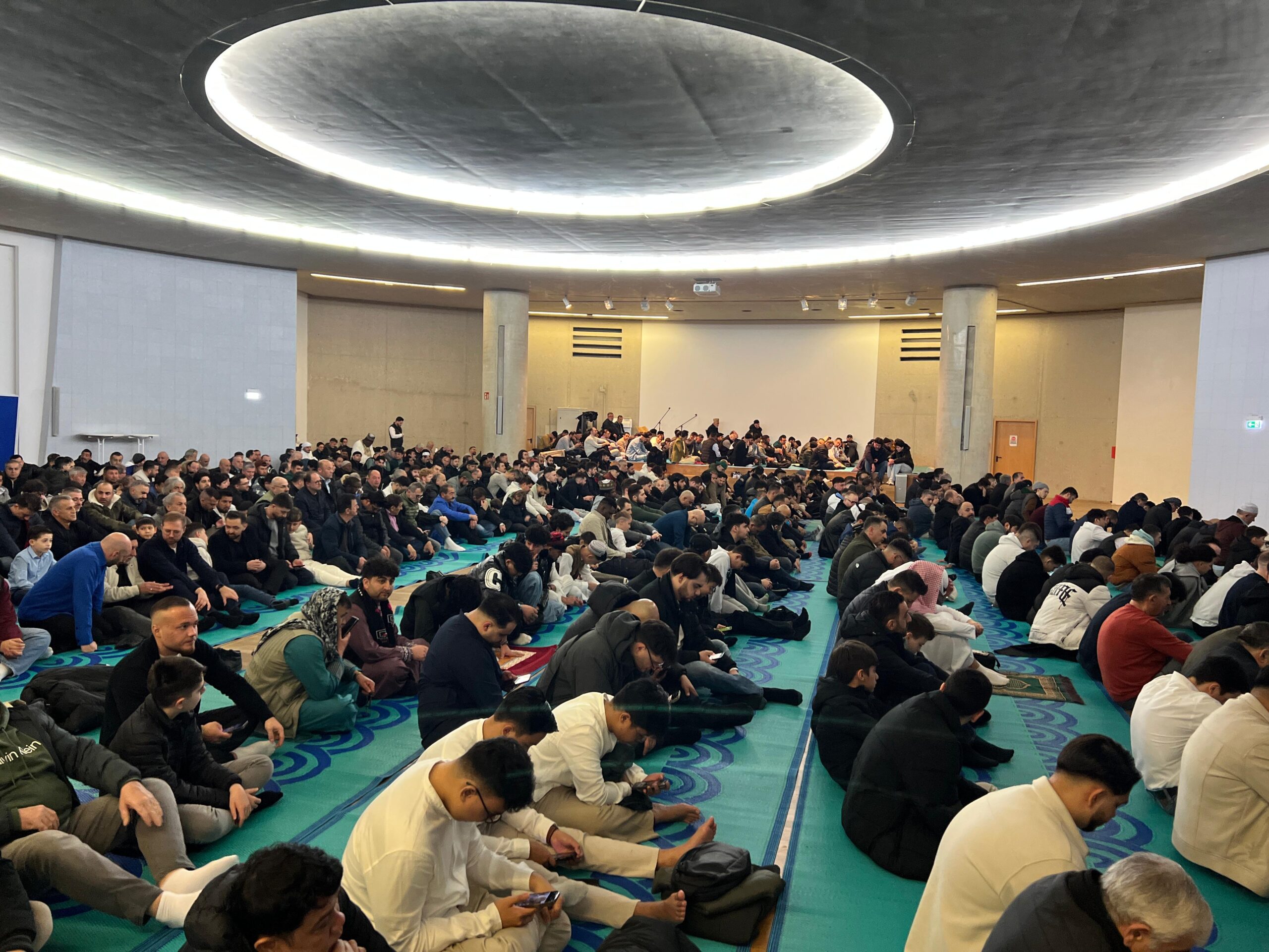 Almanya’da Ramazan Bayramı namazı kılındı
