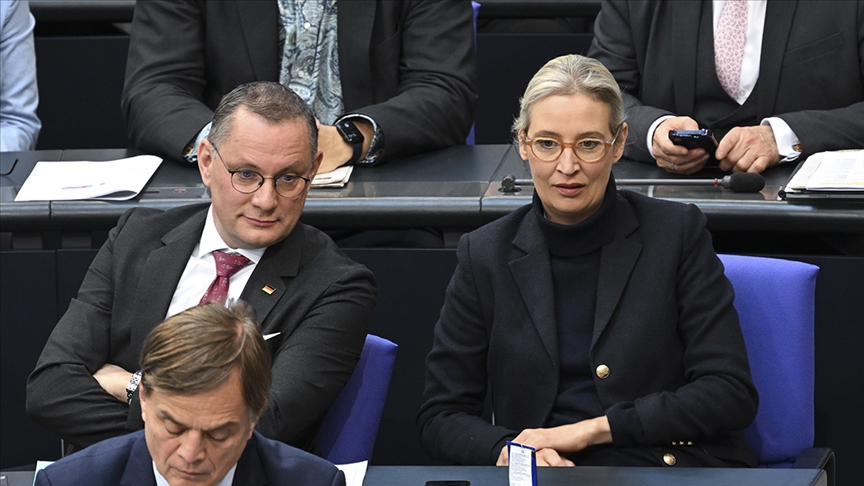 Almanya’da aşırı sağcı AfD, ilk kez bir ankette birinci parti konumuna geldi