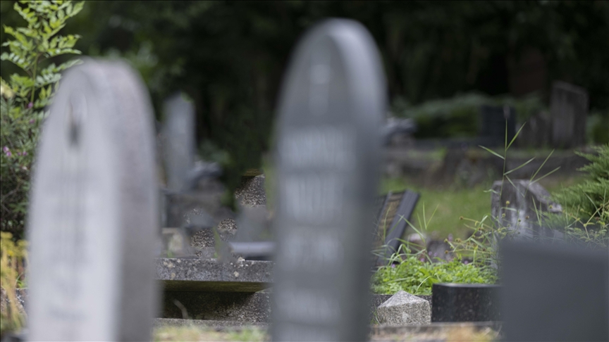 İngiltere’deki mezarlıkta çoğu Müslüman çocuklara ait 85 mezar levhası tahrip edildi