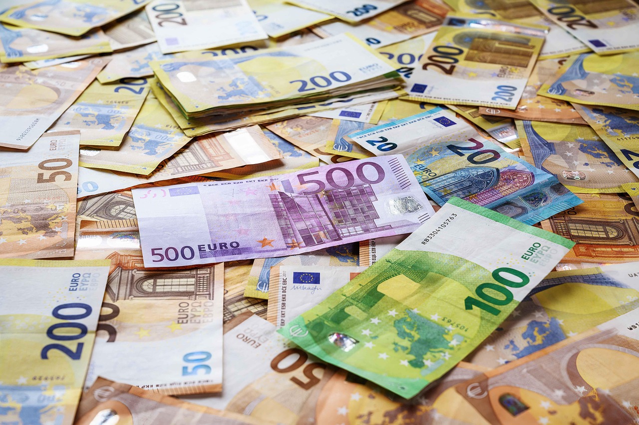 7,4 milyon Euro’luk soygunun zanlısı kadına 7 yıl hapis cezası (VİDEO)