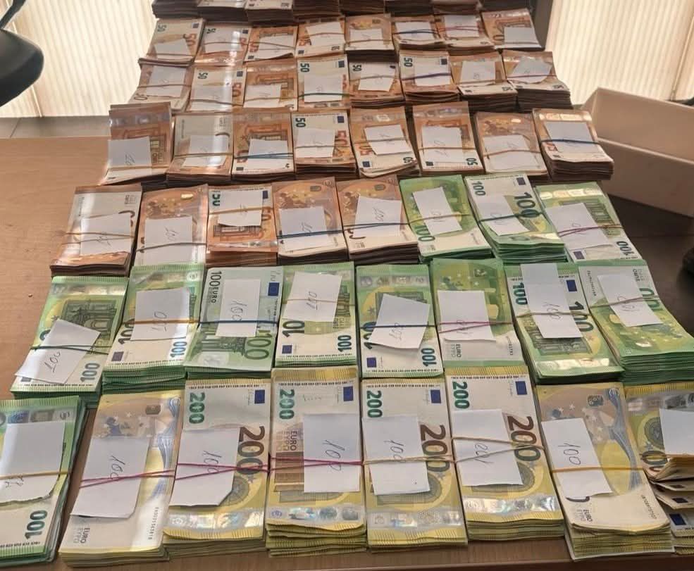 TIR’da yatağın altından 525 bin Euro çıktı (VİDEO)