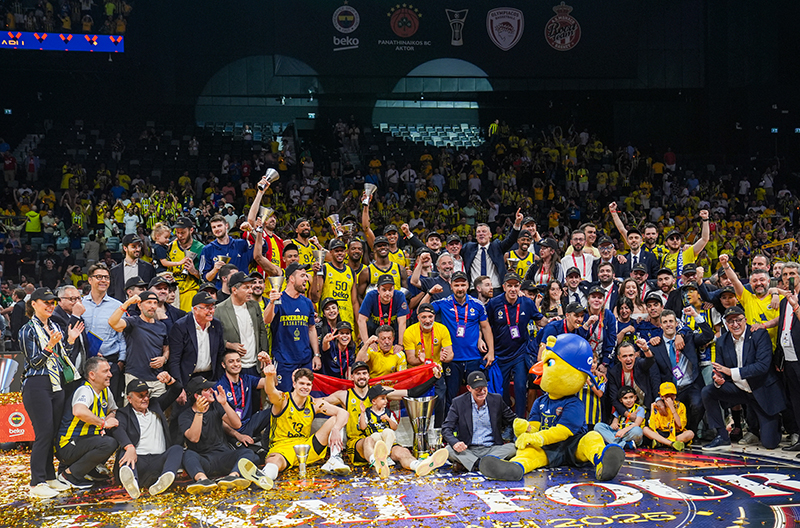 Fenerbahçe, ikinci kez Avrupa basketbolunun zirvesinde