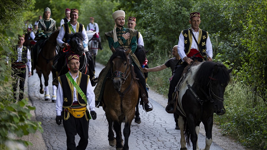 Bosna Hersek’te 515’inci Ayvaz Dede Şenlikleri’ne katılacak atlılar yola çıktı (VİDEO)