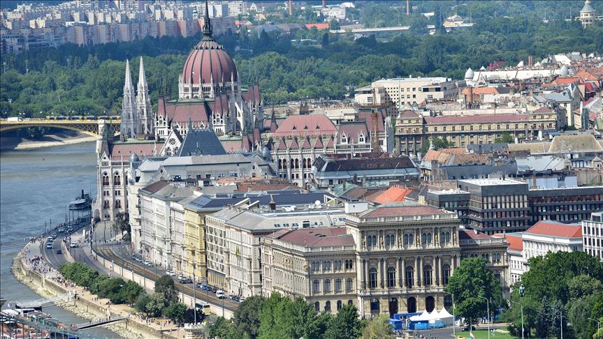 Budapeşte, tarihi dokusu ve mimarisiyle ziyaretçileri büyülüyor (VİDEO)