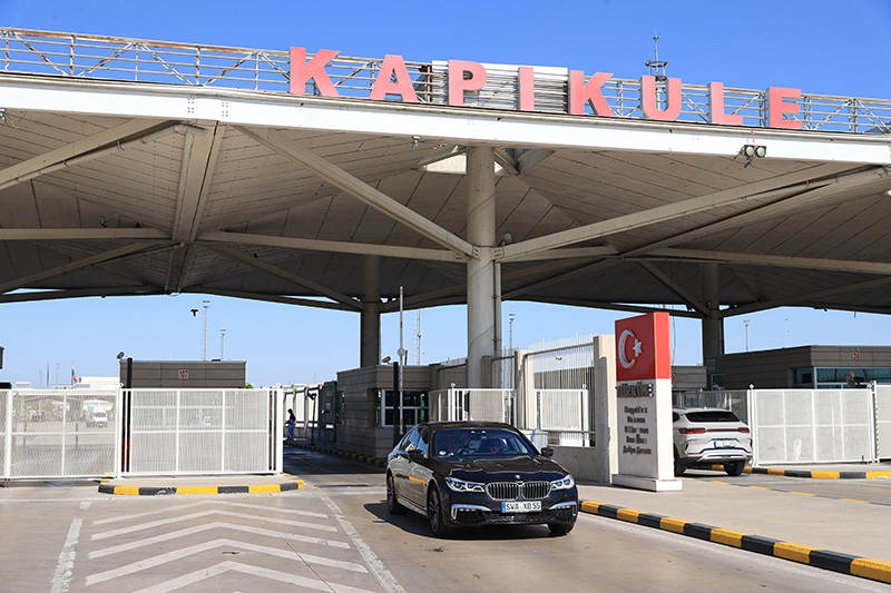Sıla yolundaki gurbetçiler Türkiye’ye kavuşmanın mutluluğunu yaşıyor (VİDEO)