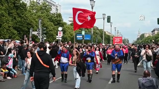 2025 Berlin Kültürler Karnavalı düzenlendi (VİDEO)