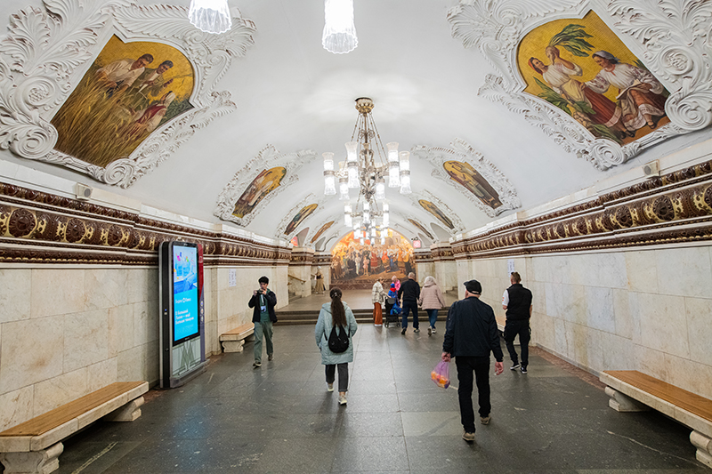 Yer altındaki sanat merkezi: Moskova Metrosu (VİDEO)