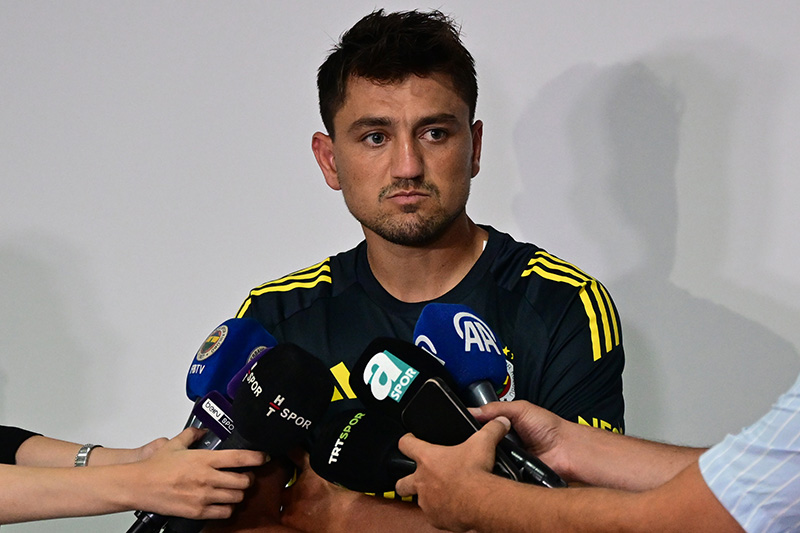 Cengiz Ünder: „Fenerbahçe’de oynamak ayrı bir gurur.“ (VİDEO)