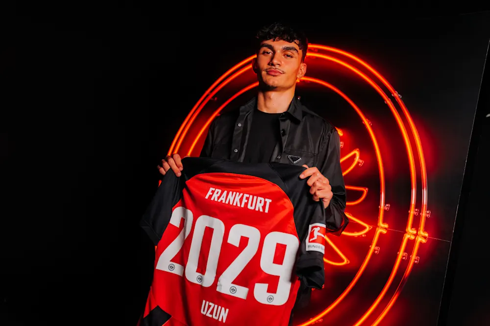 Milli futbolcu Can Uzun gol attı, Eintracht Frankfurt 3 puanı 3 golle aldı