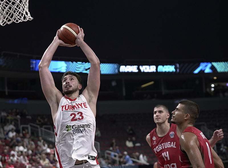 A Milli Erkek Basketbol Takımı, son 16 turuna yükselmeyi garantiledi