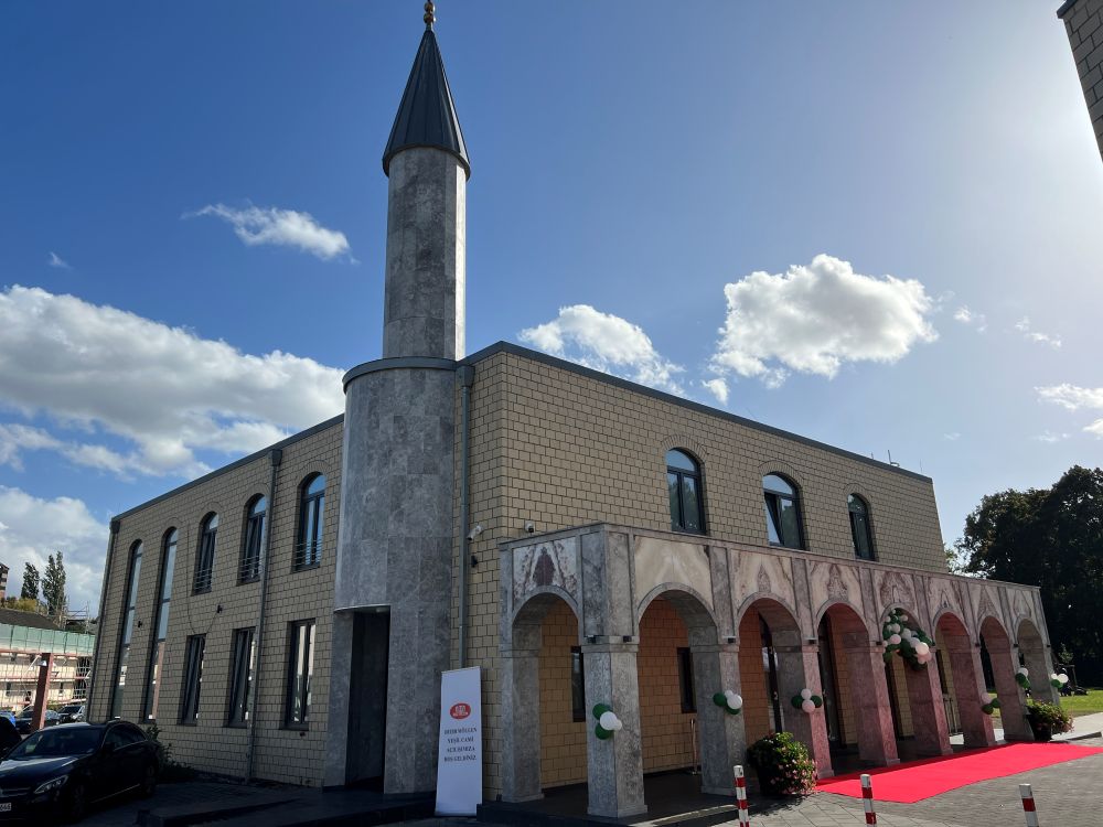 Almanya’da Voerde Yeşil Cami dualarla açıldı