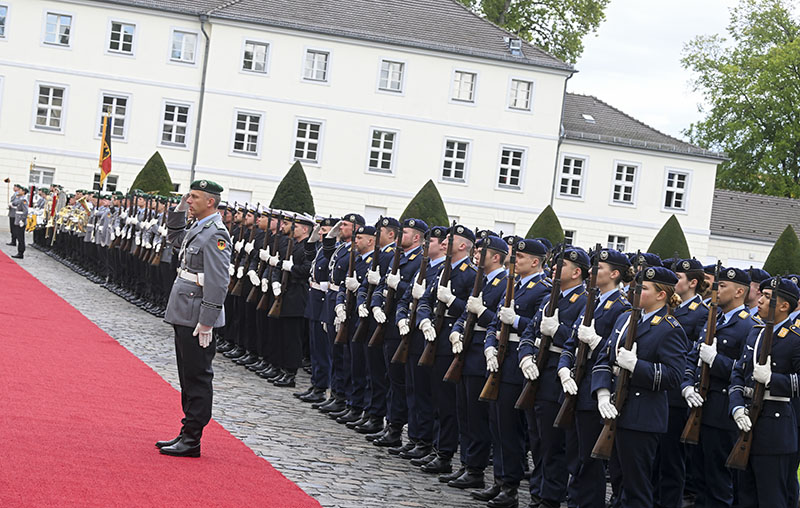 Almanya’da „askerlik hizmetinin modernizasyonu“ tartışılıyor