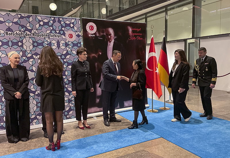 Almanya’da Türkiye Cumhuriyeti’nin 102. yılı kutlandı