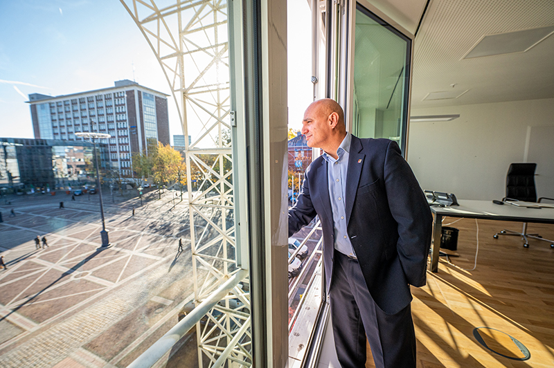 Başkan Alexander Kalouti resmen göreve başladı