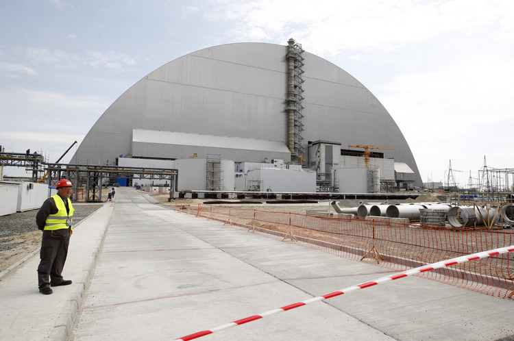 UAEA: Çernobil Nükleer Santrali’nde radyoaktif sızıntıyı önleyen çelik yapı hasar gördü