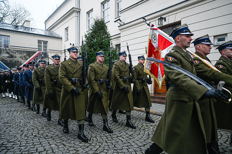 Ülkelerini savunmaya istekli Polonyalıların sayısı düşüyor