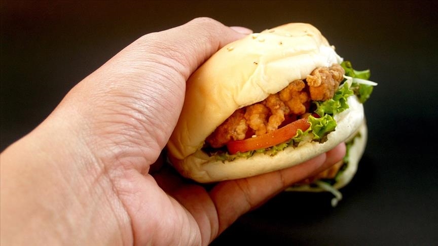 İngiltere’de sağlıksız gıda reklamlarına yönelik yeni yasak yürürlüğe girdi