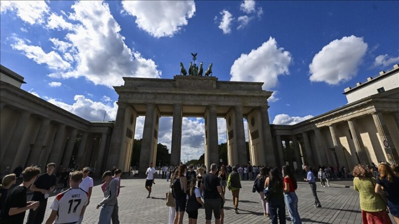 BRANDENBURG KAPİSİ