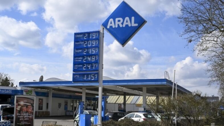 aral petrol istasyonu