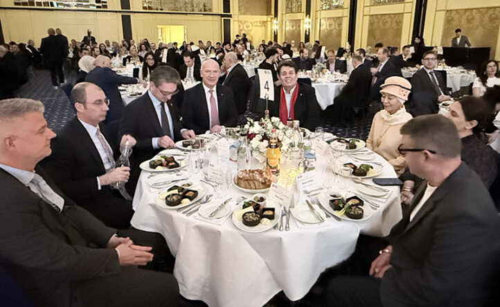 Berlin Eyaleti Başbakanı Wegner, Avrupalı Türk İşletmeler Ağı’nın iftar programına katıldı