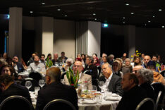 Hollanda’da “Barış Yemeği” adlı iftar programında farklı inanç temsilcileri kutuplaşmaya karşı bir araya geldi